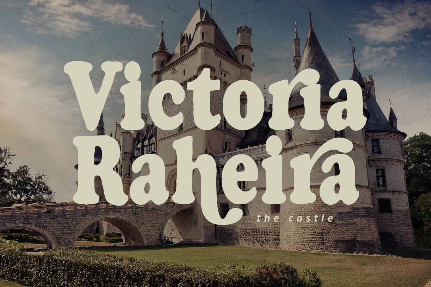 Reity Cegohe Retro Groovy Display Font Modern