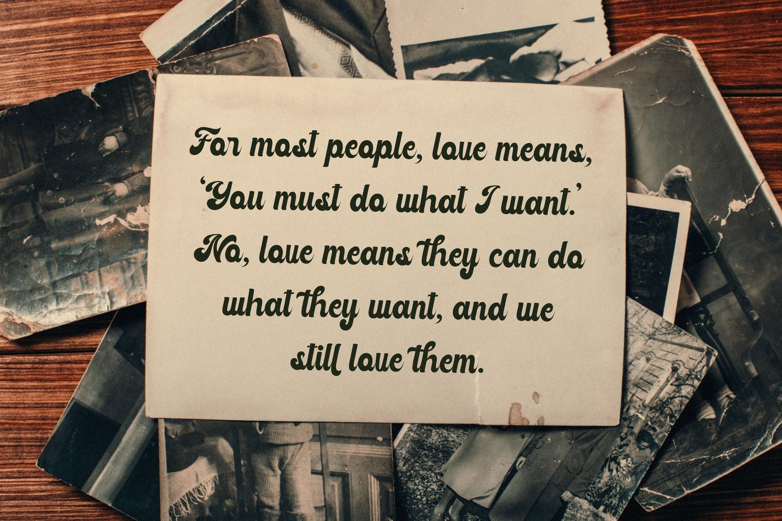 Rateline - Bold Vintage Font