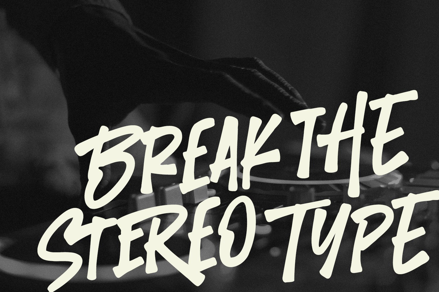 Thiger Feron Bold Expressive Brush Font