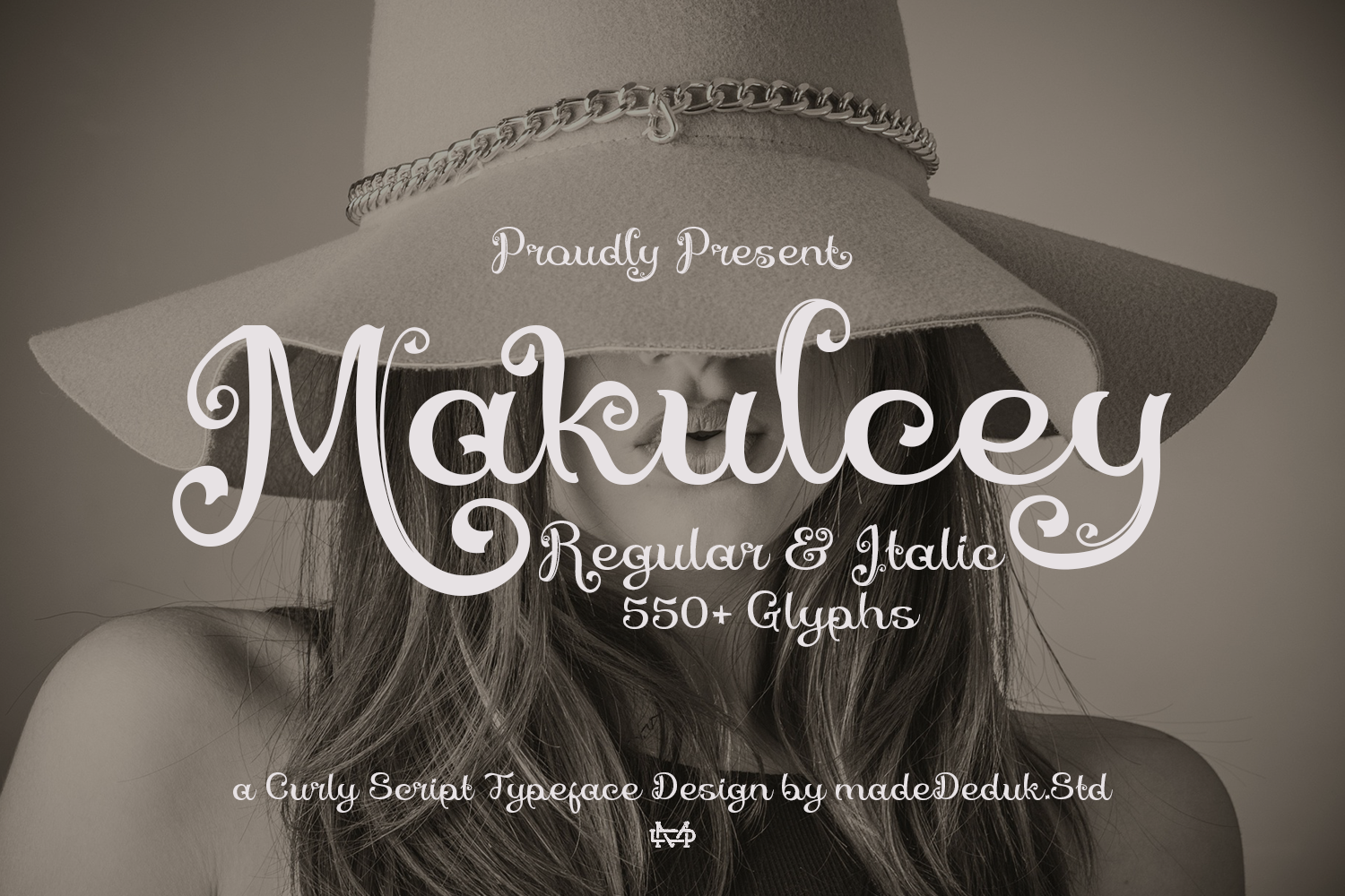 Makulcey Script Font