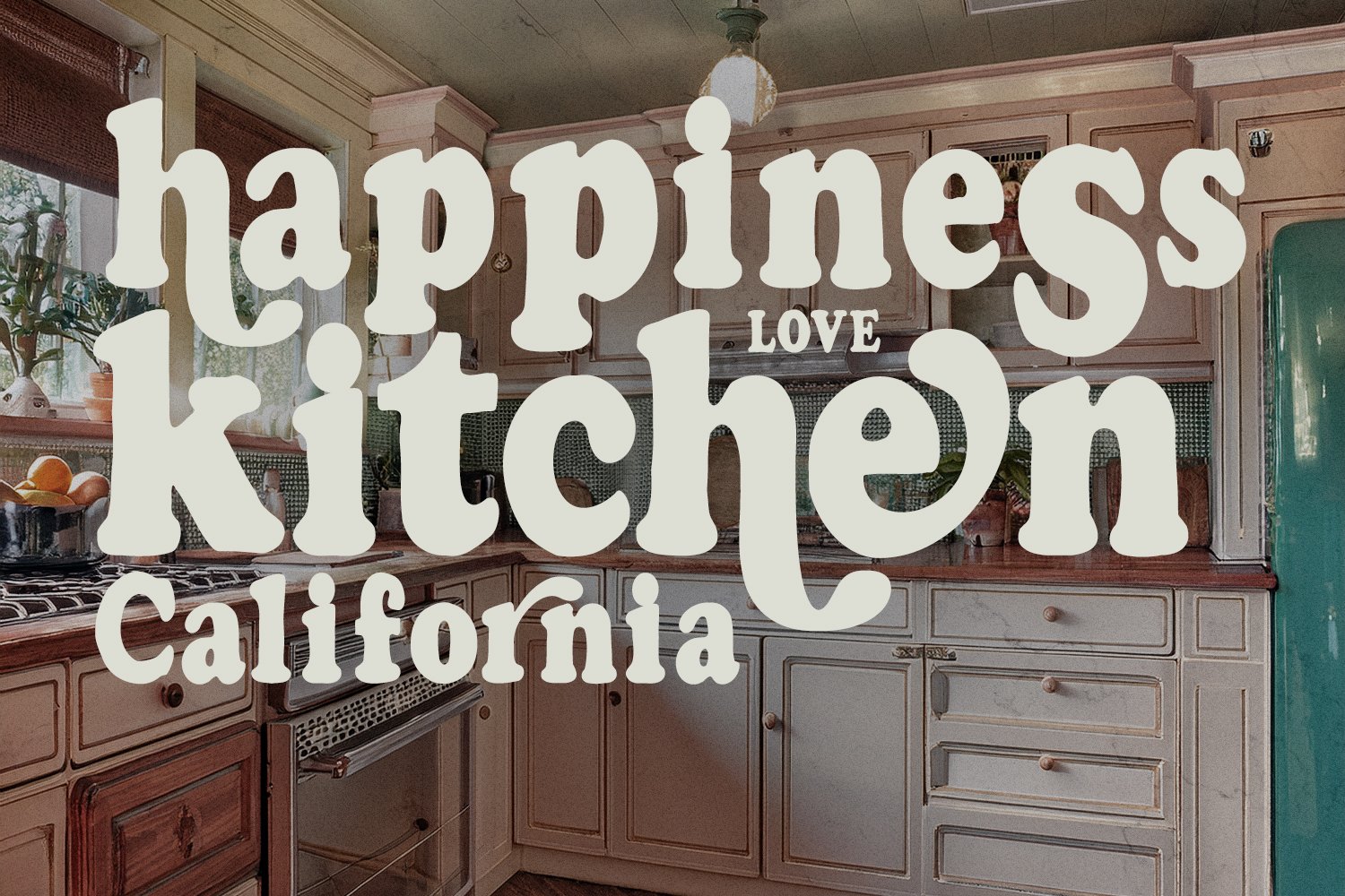Reity Cegohe Retro Groovy Display Font Modern