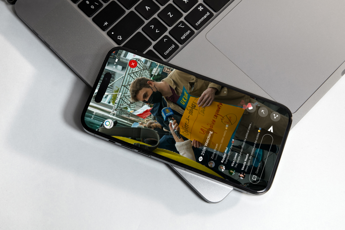 Newsly - News Portal Mobile App Design Template