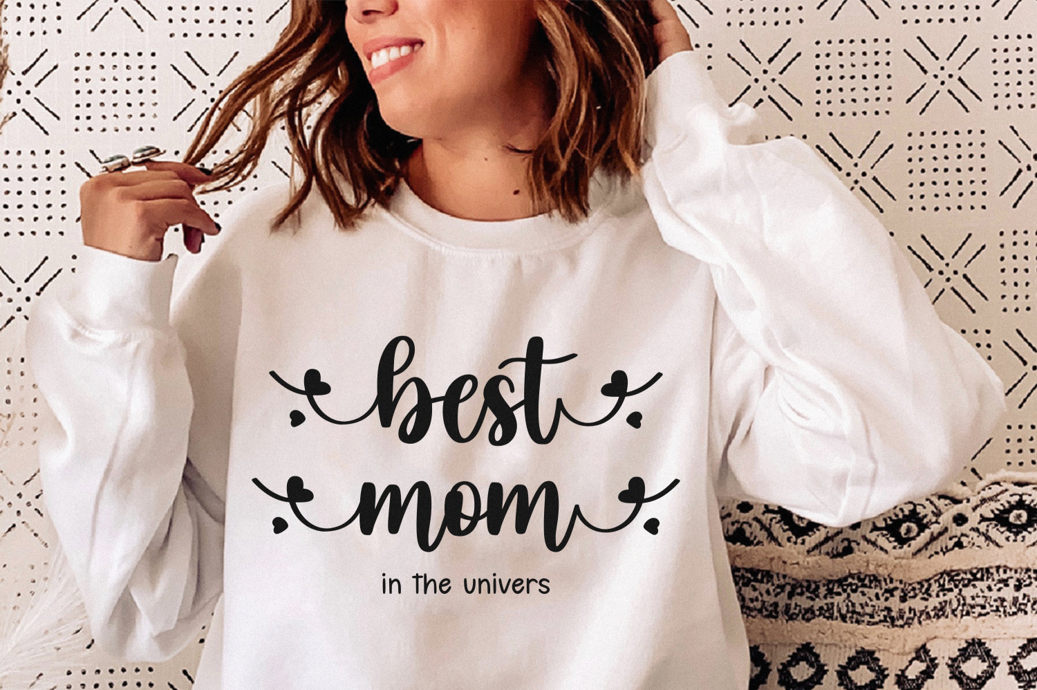 Eilysa Luise - Handwritten Heart Script Font